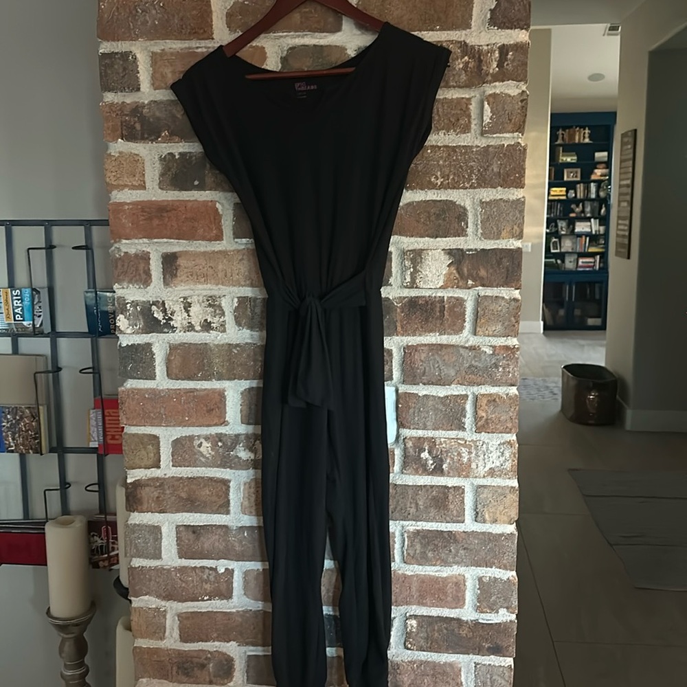 155 Epic Threads Romper jogger  jumpsuit black sz medium soft